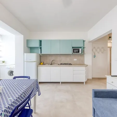 Franza 2 Apartamento Torre San Giovanni